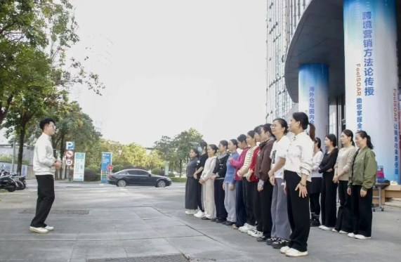 把“幸福”装进盲盒，把“大爱”写进春天：江南（中国）2026团康暨尾牙超燃现场！