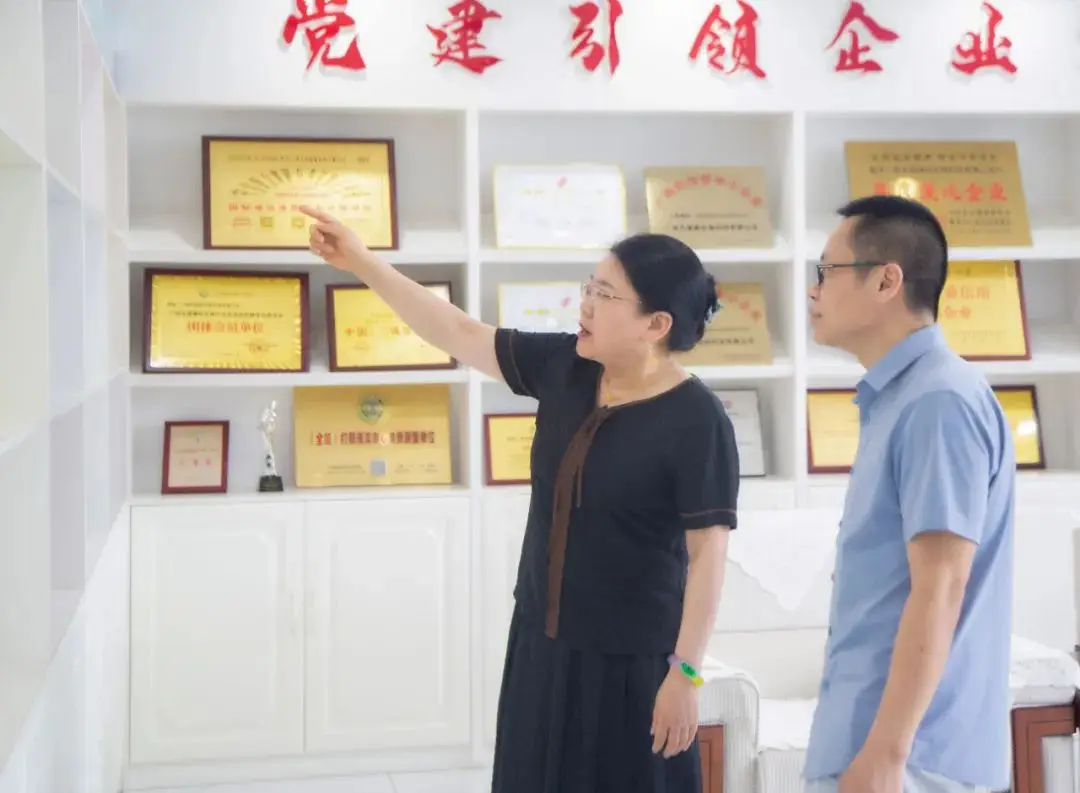 广西打假扶优信息协会会长走访江南（中国）集团，盛赞集团自主研发实力 